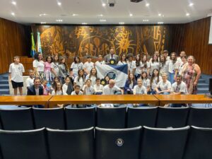 Iniciativa Escolar de Cianorte Alcança Reconhecimento Estadual por Responsabilidade Social