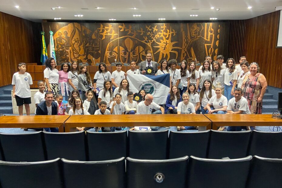 Iniciativa Escolar de Cianorte Alcança Reconhecimento Estadual por Responsabilidade Social
