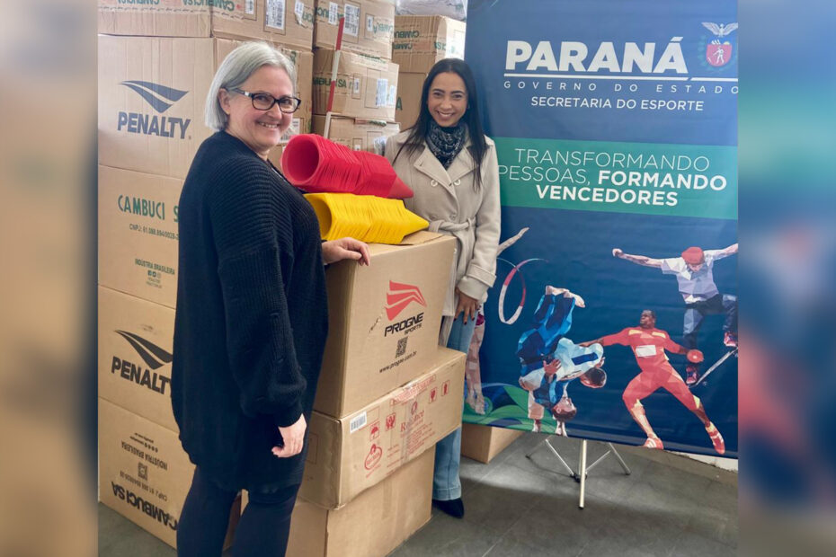 Entrega de Kit Esportivo ao Colégio Itacelina Bittencourt