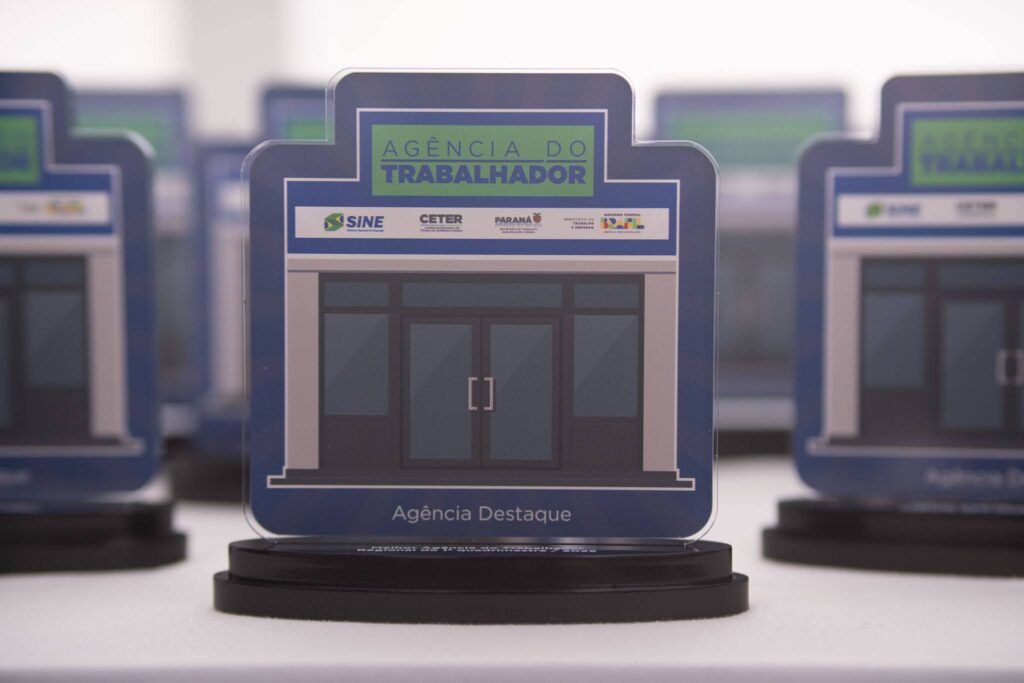 Reconhecimento ao esforço e resultados: secretário Do Carmo premia Agências do Trabalhador que mais se destacaram no Paraná8