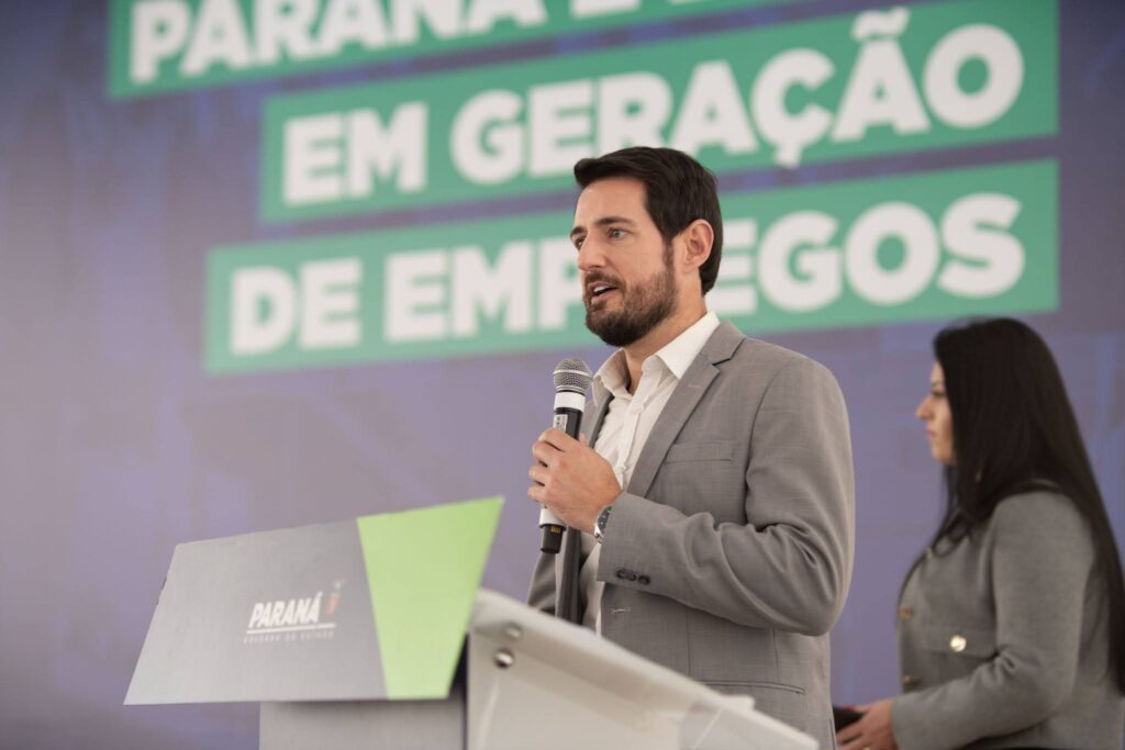 Reconhecimento ao esforço e resultados: secretário Do Carmo premia Agências do Trabalhador que mais se destacaram no Paraná8