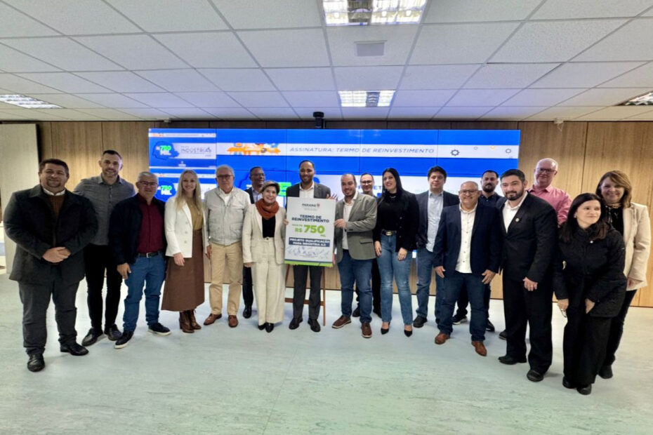 Secretário Do Carmo assina termo e amplia qualificação para Indústria 4.0 em oito cidades do Paraná 
